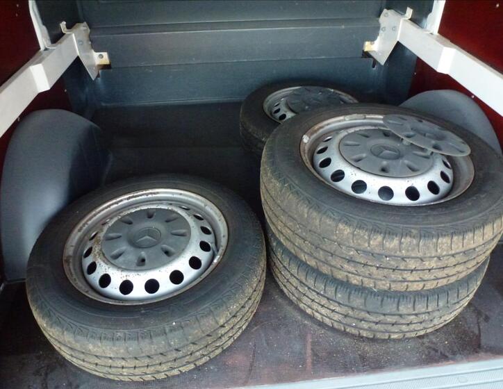 Mercedes-Benz Vito 21