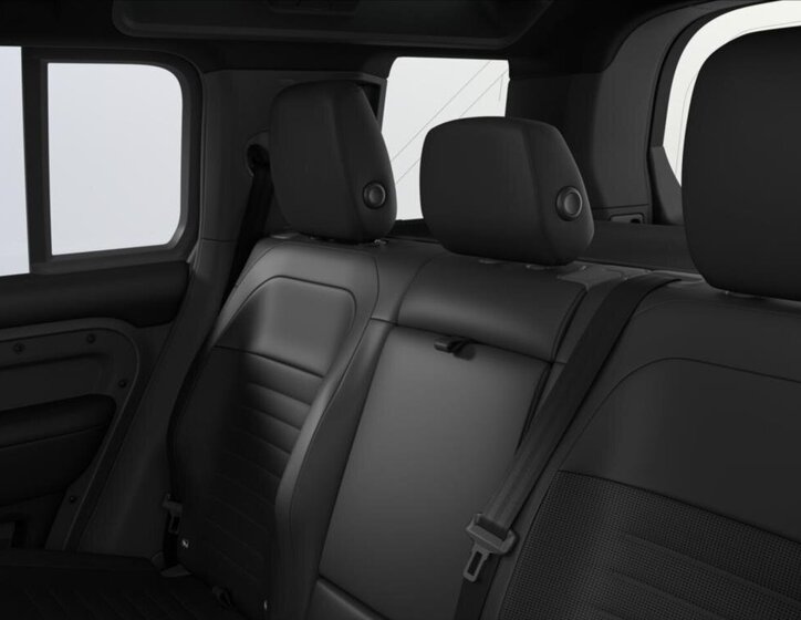 Land Rover Defender SUV / Terénní 4,4 l 467 kw