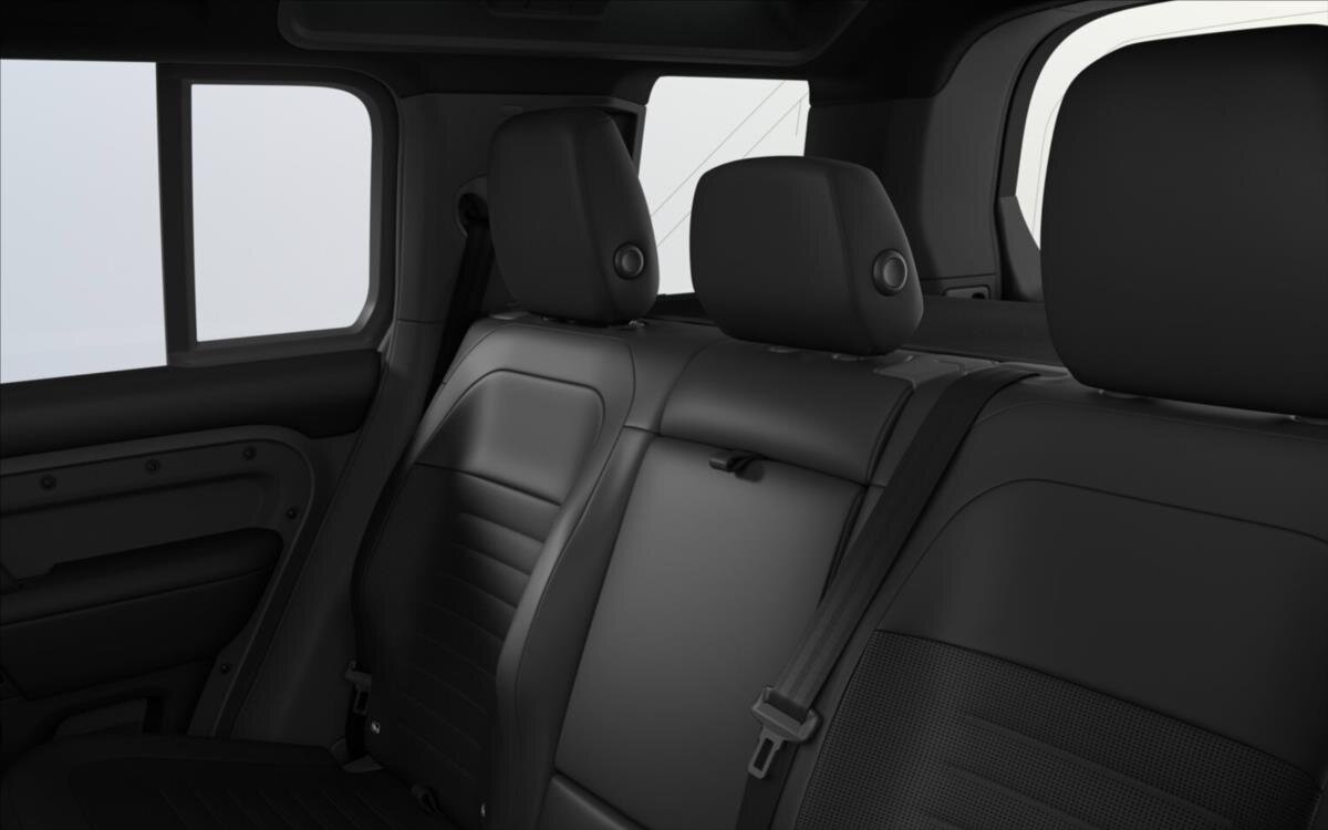 Land Rover Defender SUV / Terénní 4,4 l 467 kw