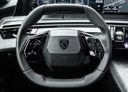 Peugeot 5008 SUV 1,2 l 0