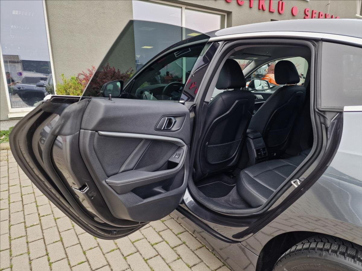 BMW Řada 2 Sedan / Limuzína 2,0 l 110 kw