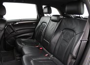 Audi Q7 11