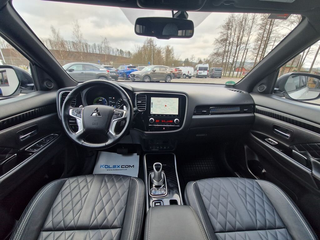 Mitsubishi Outlander SUV / Terénní 2,4 l 165 kw