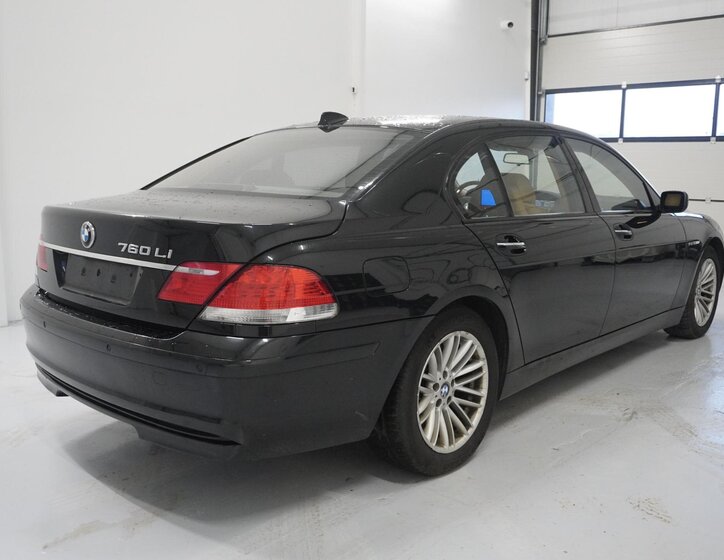 BMW Řada 7 Sedan 6,0 l 327 kw