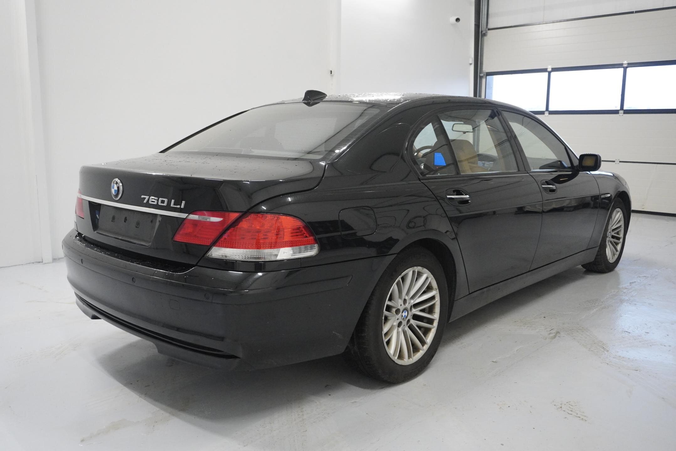 BMW Řada 7 Sedan 6,0 l 327 kw