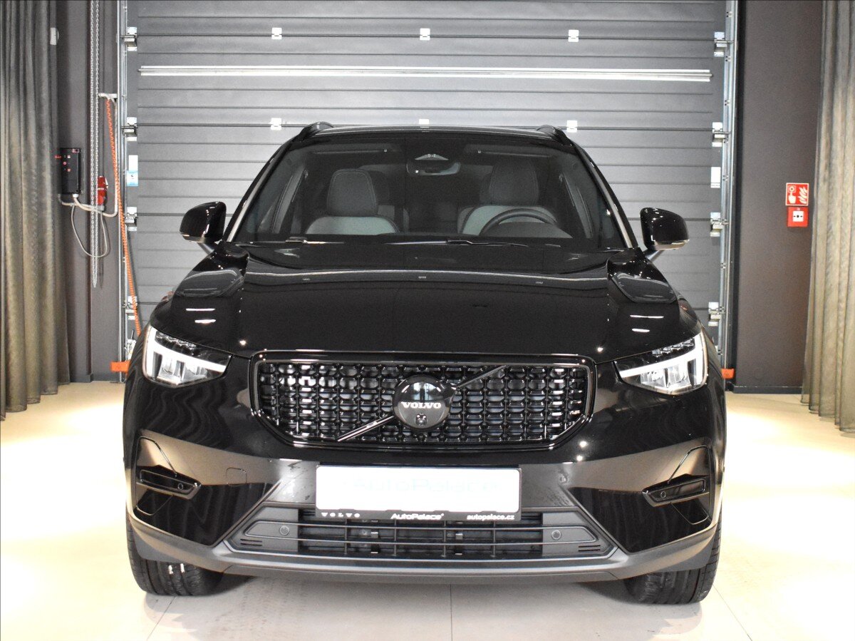 Volvo XC40 SUV / Terénní 2,0 l 120 kw