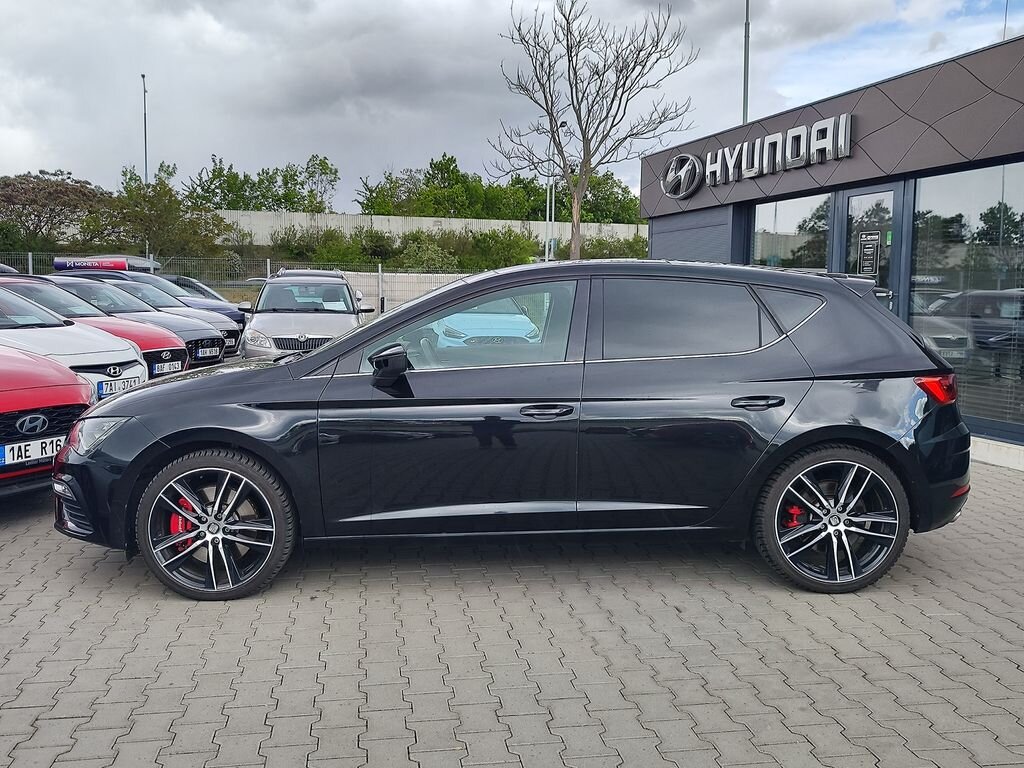 Seat Leon Hatchback 2,0 l 221 kw