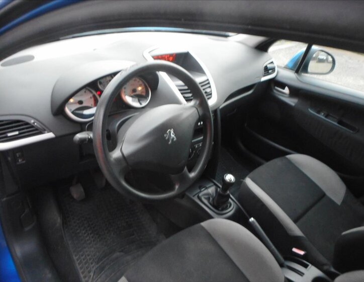 Peugeot 207 10