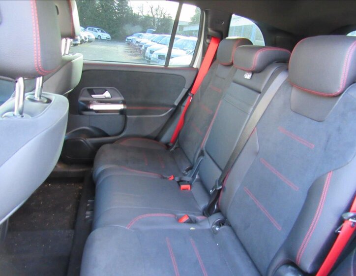 Mercedes-Benz GLB Kombi 2,0 l 225 kw