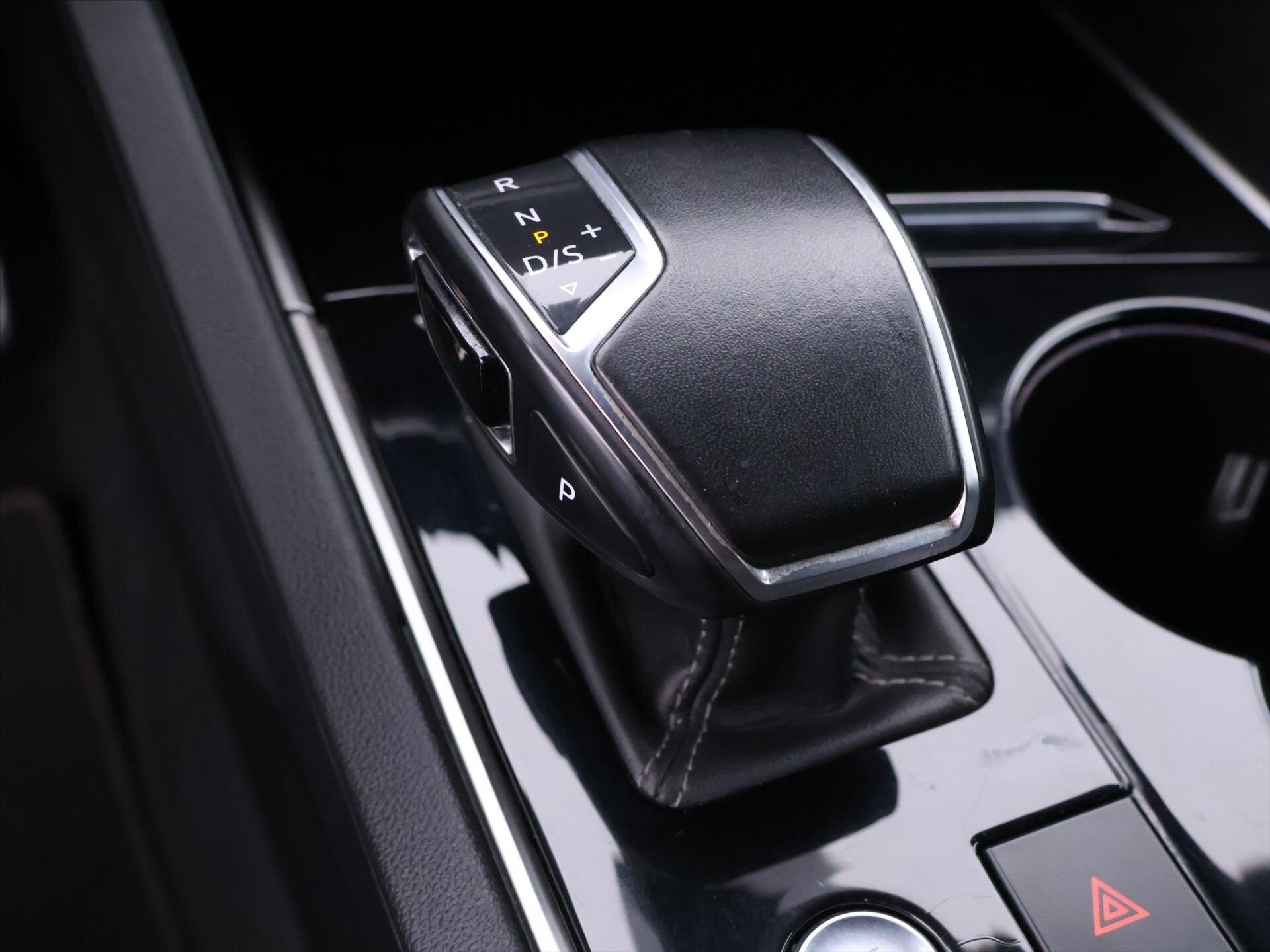 Volkswagen Touareg SUV / Terénní 3,0 l 210 kw