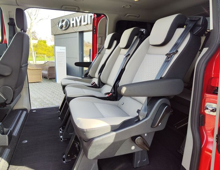 Ford Tourneo Custom 13