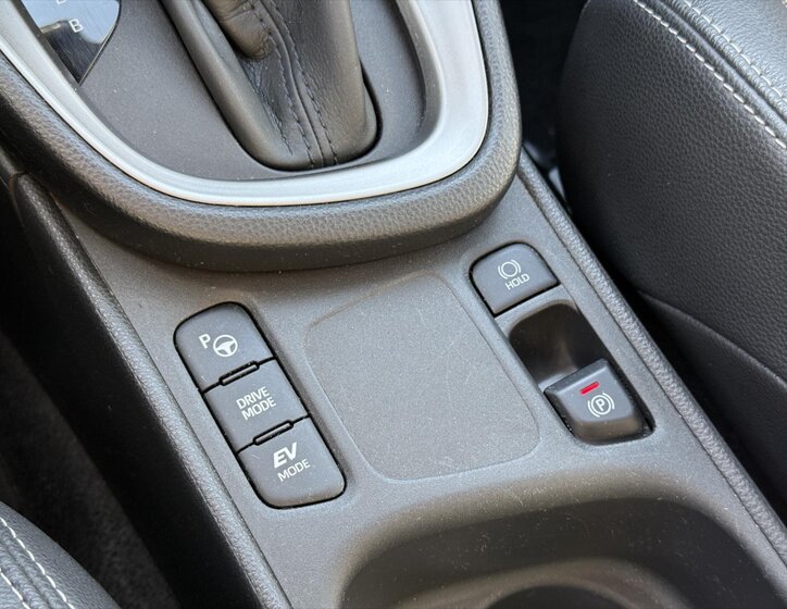 Toyota Yaris Cross SUV / Terénní 1,5 l 68 kw