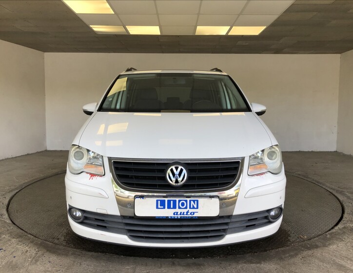 Volkswagen Touran 2