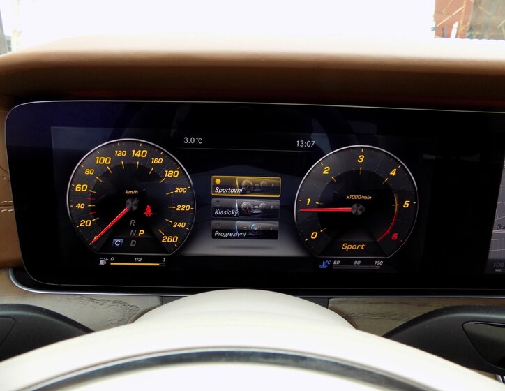 Mercedes-Benz Třídy E Sedan 2,0 l 143 kw