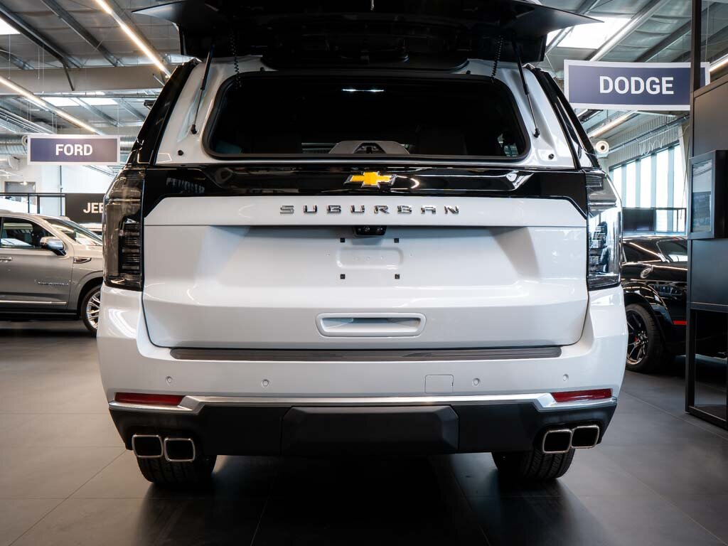 Chevrolet Suburban SUV 6,2 l 313 kw