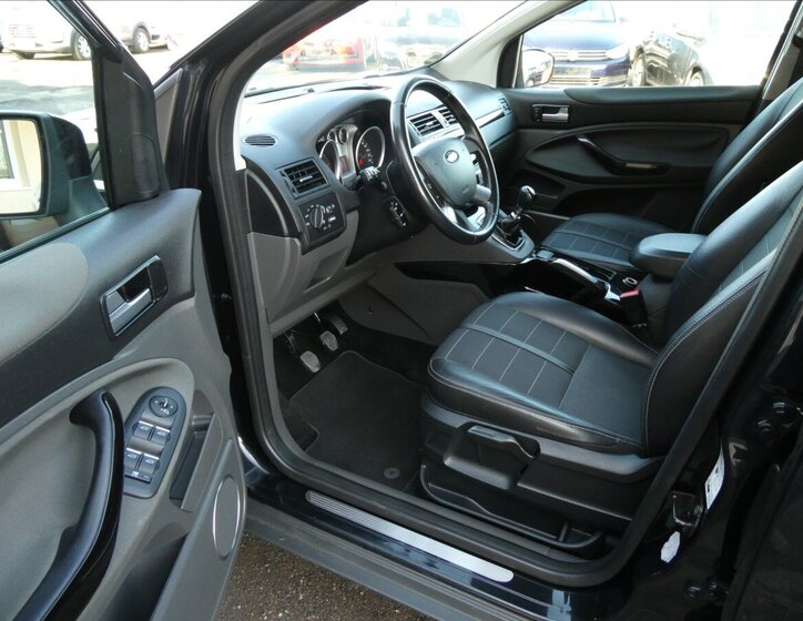 Ford Kuga SUV / Terénní 2,0 l 103 kw