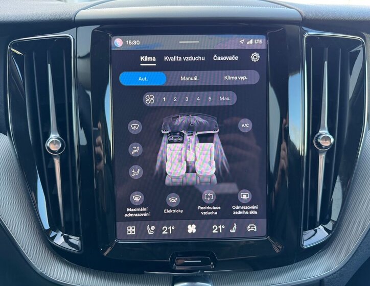 Volvo XC60 SUV / Terénní 2,0 l 184 kw