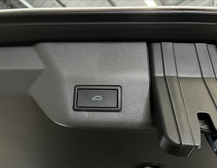 Volkswagen Multivan 33