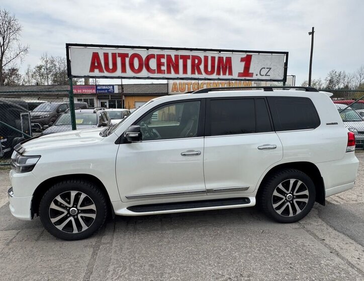 Toyota Land Cruiser SUV / Terénní 4,5 l 186 kw