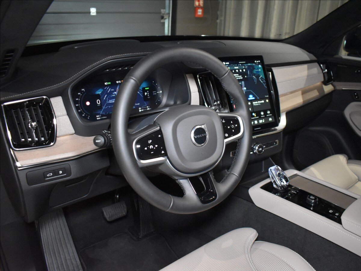 Volvo XC90 SUV 2,0 l 335 kw