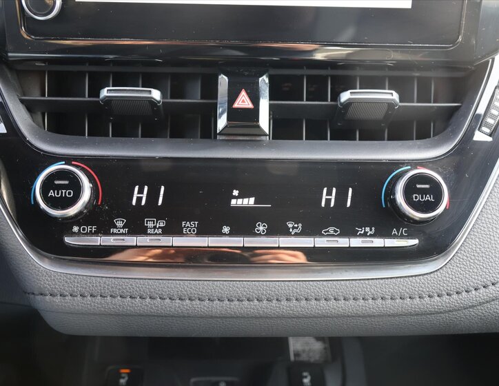 Toyota Corolla Sedan / Limuzína 1,8 l 72 kw