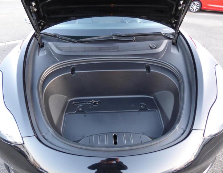 Tesla Model 3 52
