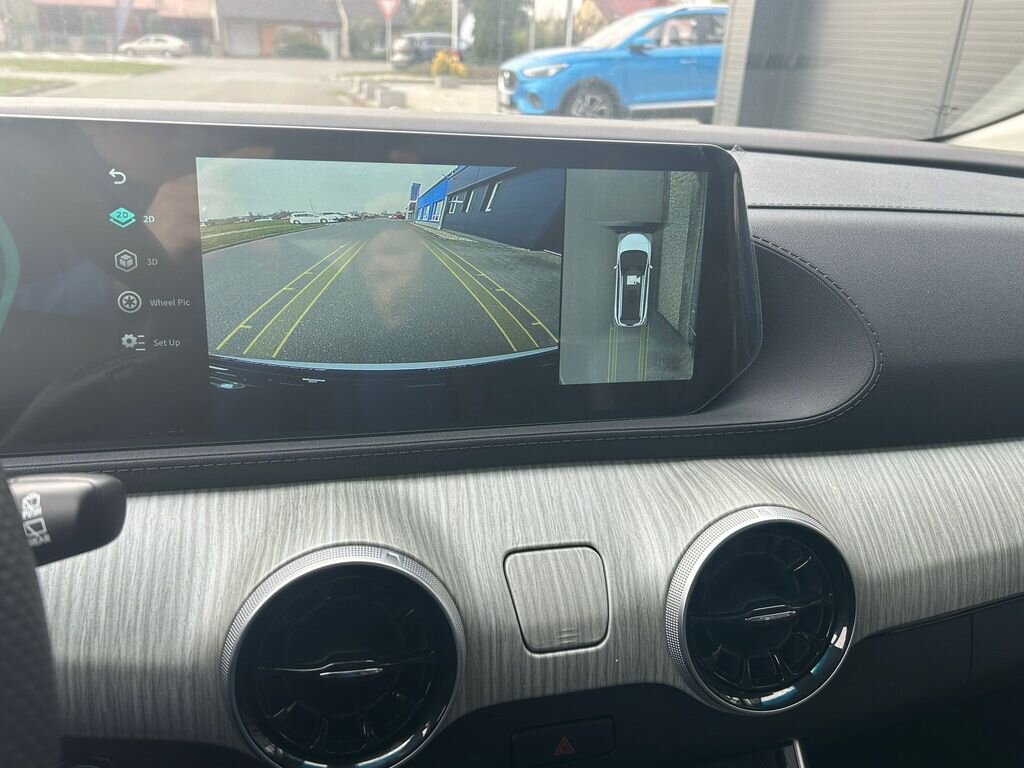 Dongfeng Ostatní MPV 1,5 l 180 kw