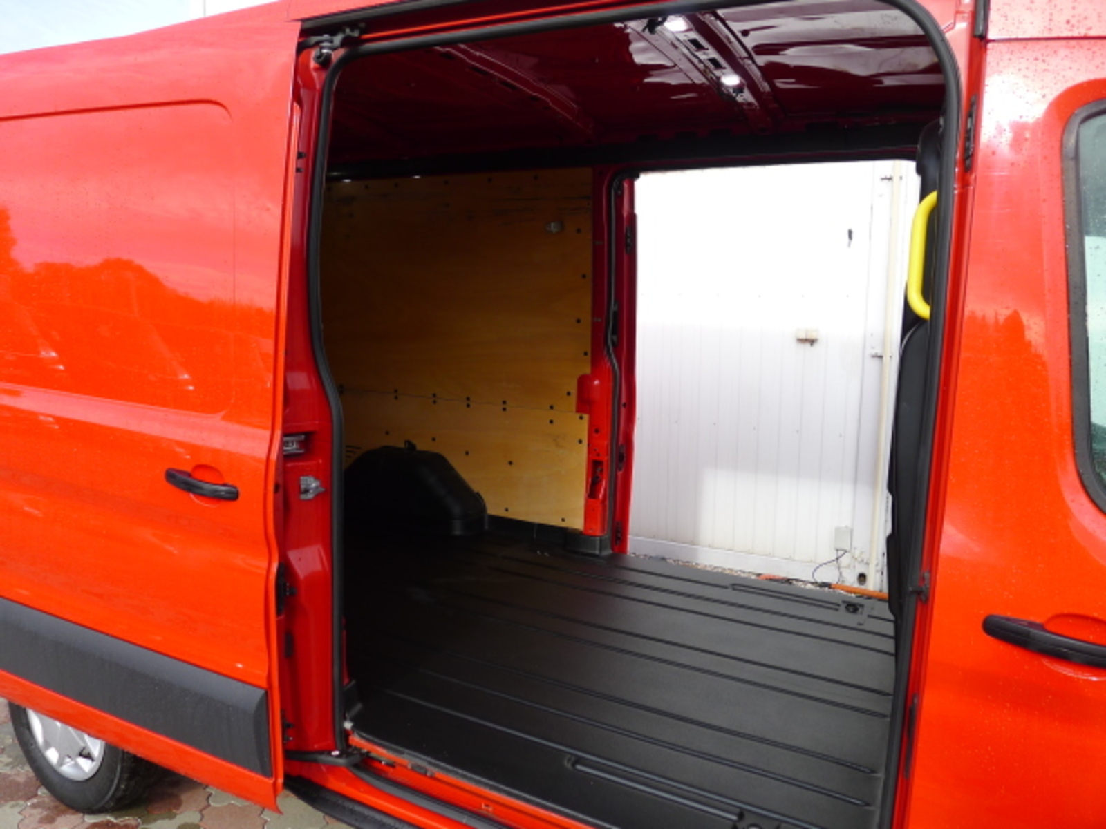 Ford Transit 8
