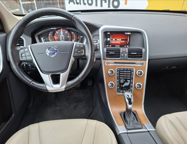 Volvo XC60 Kombi 2,4 l 162 kw