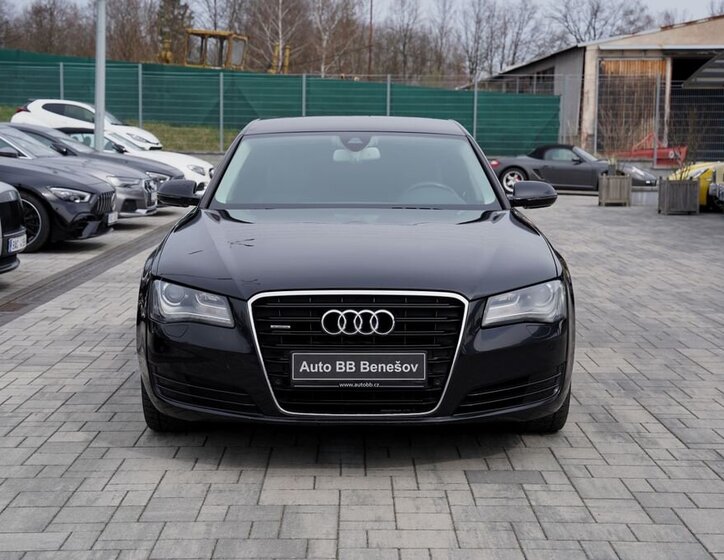 Audi A8 Sedan / Limuzína 3,0 l 213 kw
