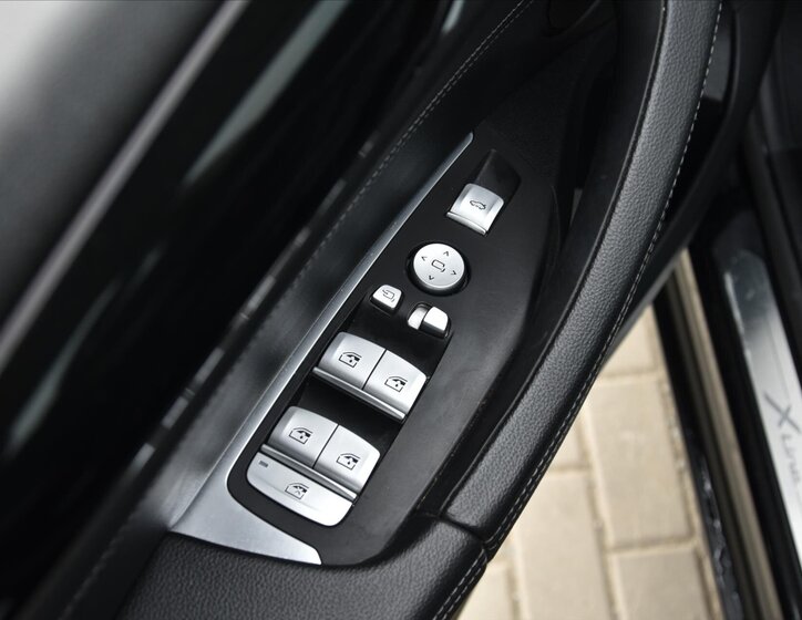 BMW X3 SUV / Terénní 2,0 l 140 kw