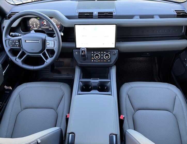 Land Rover Defender SUV / Terénní 3,0 l 183 kw