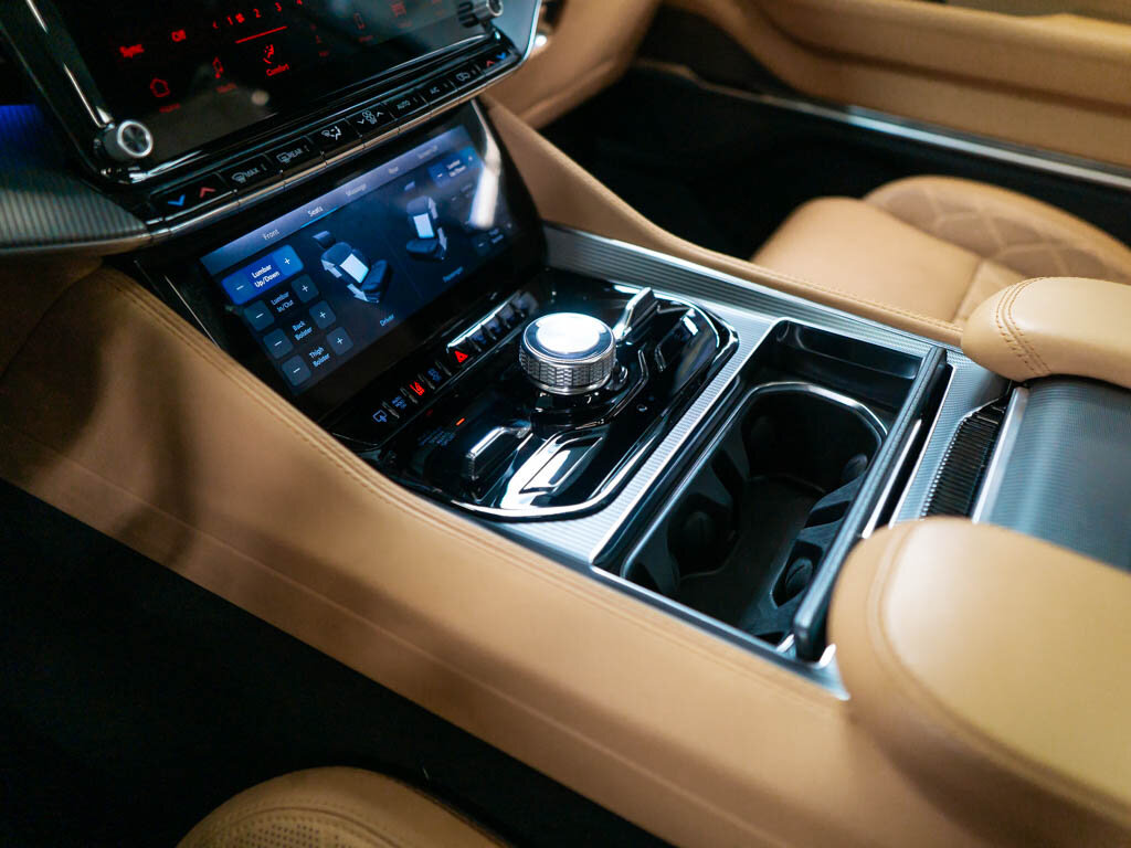 Jeep Grand Wagoneer SUV 6,4 l 351 kw