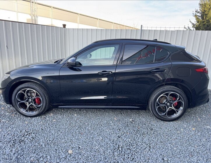 Alfa Romeo Stelvio SUV 2,0 l 206 kw