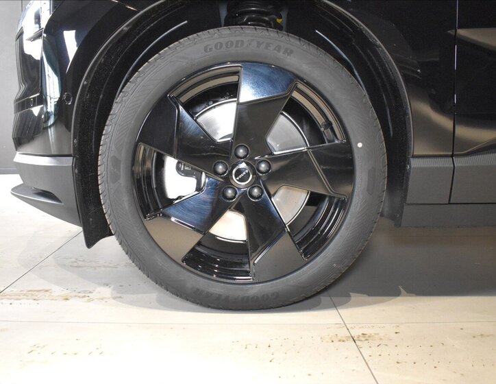 Volvo EX30 SUV / Terénní 0,0 315 kw