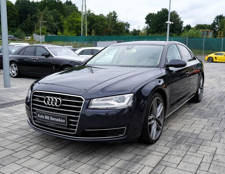 Audi A8 2