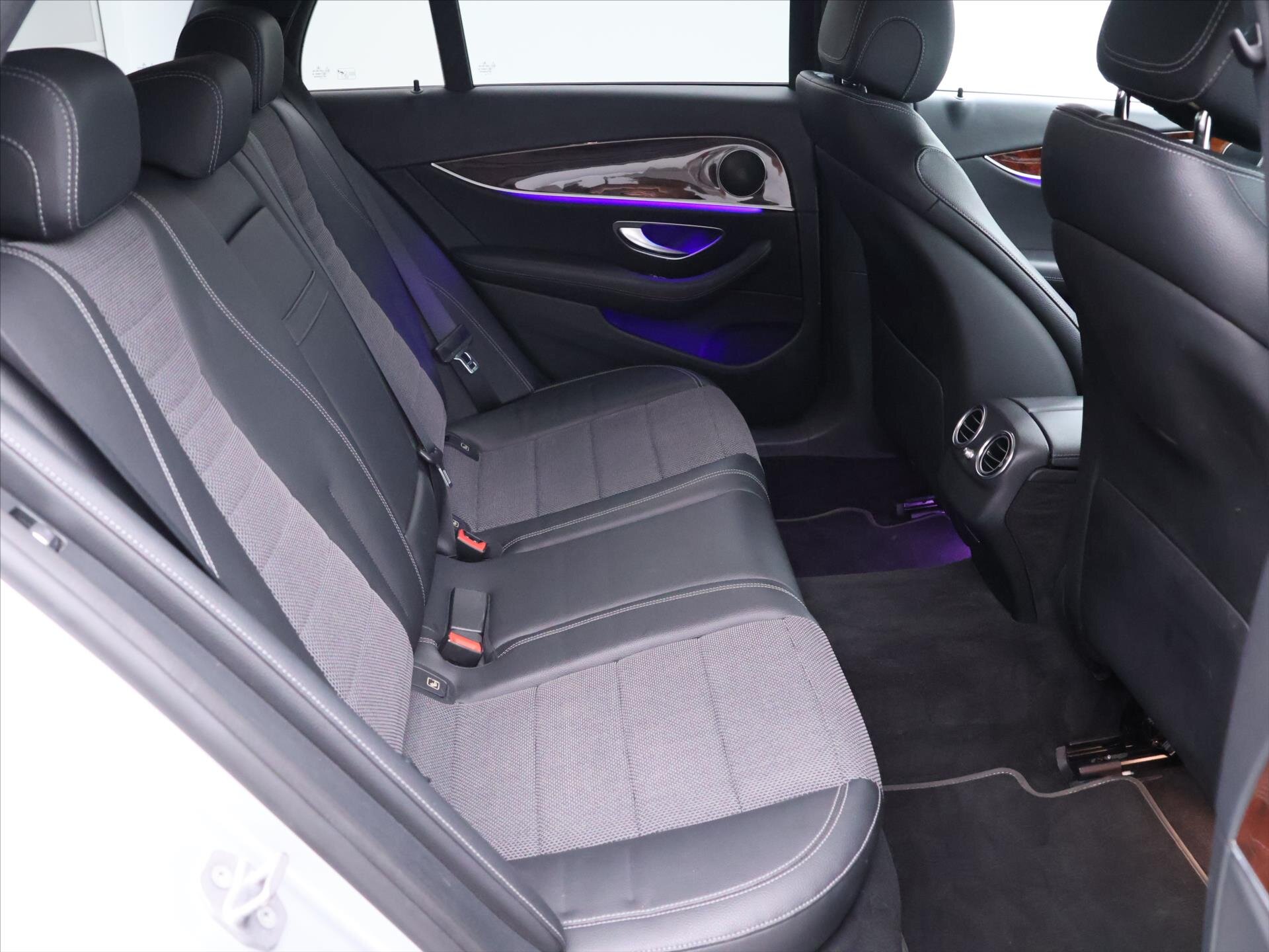 Mercedes-Benz Třídy E Kombi 2,0 l 143 kw