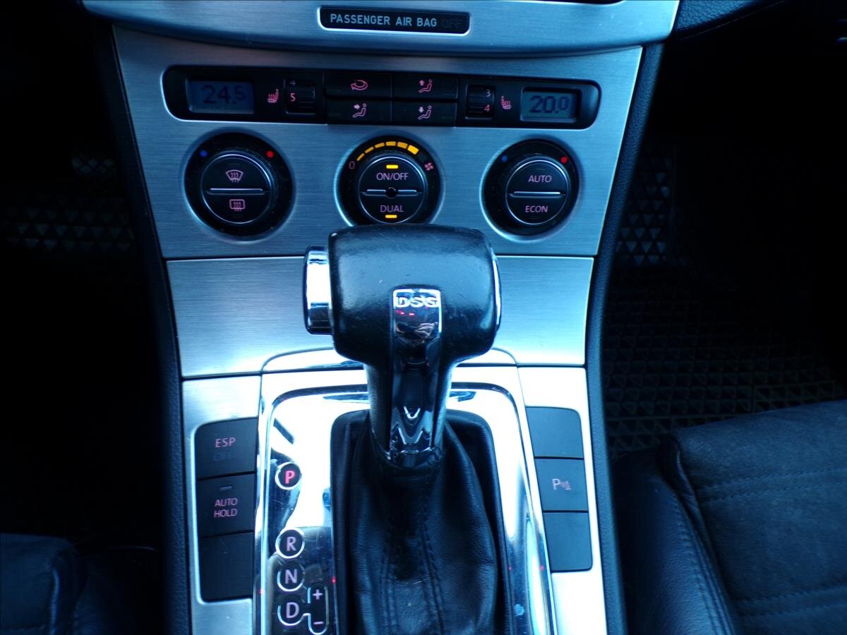 Volkswagen Passat Sedan / Limuzína 2,0 l 103 kw