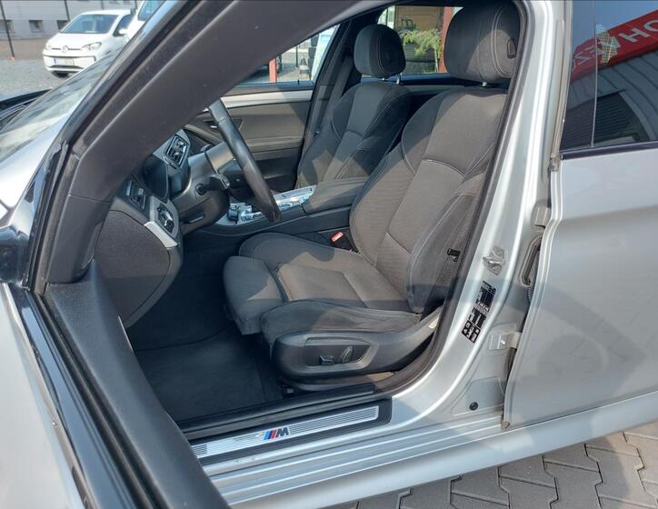 BMW Řada 5 12