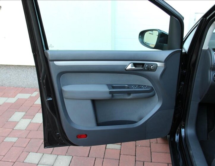 Volkswagen Touran 13