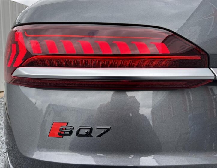 Audi SQ7 Kombi 4,0 l 320 kw