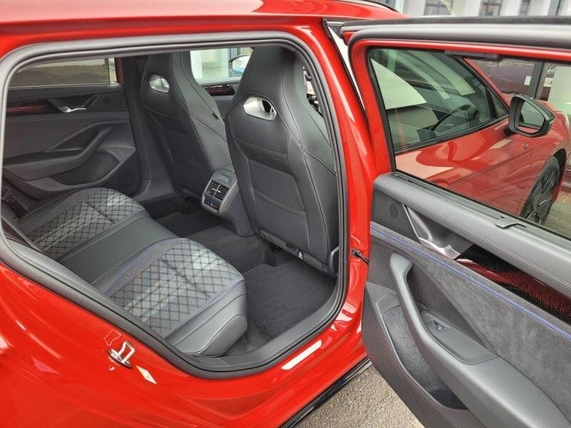 Volkswagen Passat Kombi 2,0 l 195 kw