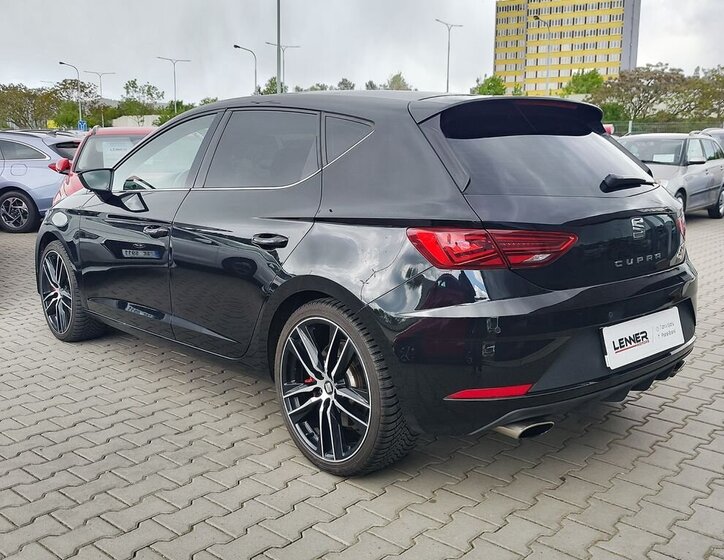 Seat Leon Hatchback 2,0 l 221 kw