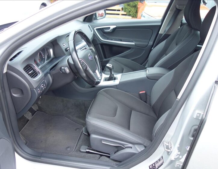 Volvo V60 Kombi 2,0 l 133 kw