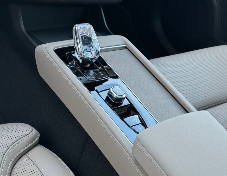 Volvo XC90 SUV / Terénní 2,0 l 184 kw