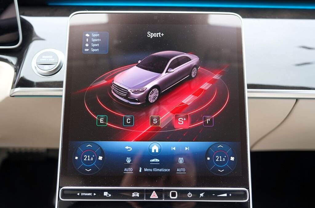 Mercedes-Benz Třídy S Sedan / Limuzína 3,0 l 320 kw