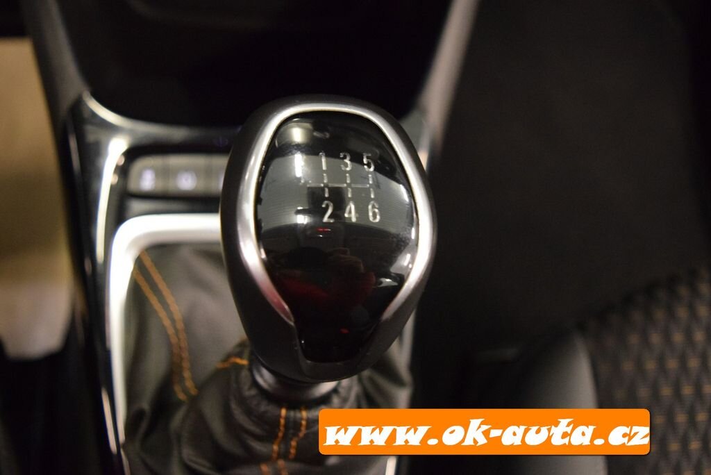 Opel Ostatní Hatchback 1,2 l 81 kw