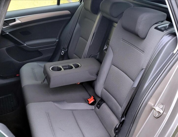 Volkswagen Golf Kombi 1,6 l 81 kw