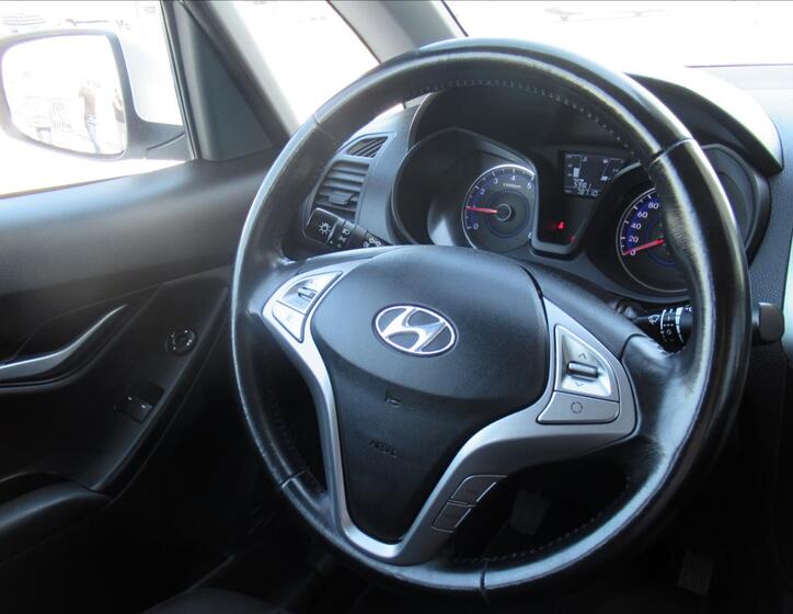 Hyundai ix20 13