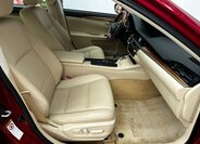 Lexus ES 300h Sedan / Limuzína 3,0 l 116 kw